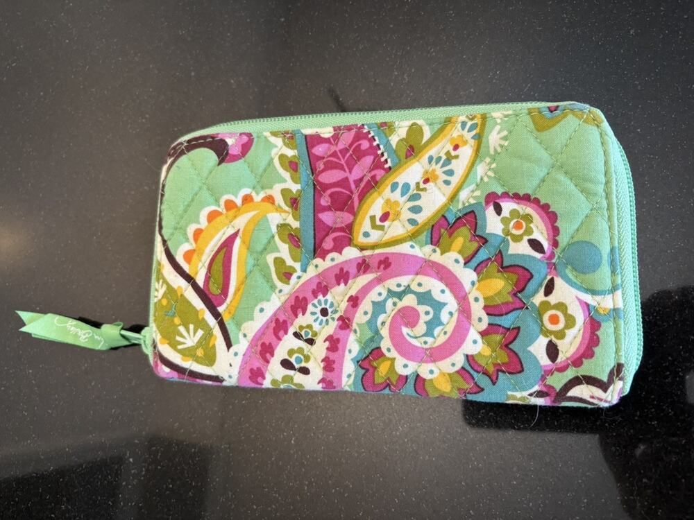 Vera Bradley Retired Accordion Wallet Zip Around Quilted Cotton Green